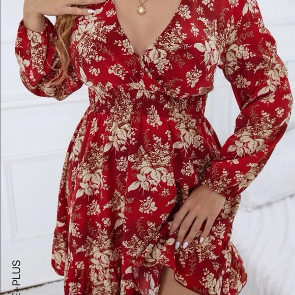 NWT 2XL - Plus Floral Print Lantern Sleeve Shirred Waist Dress - Picture 2 of 8